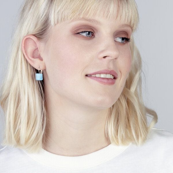 ALEXASCHA Geometrische Ohrringe hängend aus Glas | PUREFORM von ALEXASCHA