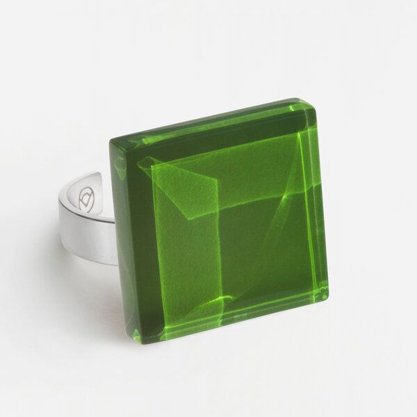 ALEXASCHA Geometrischer Statement Ring aus Glas | PUREFORM von ALEXASCHA