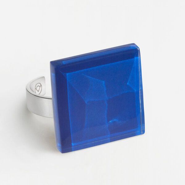 ALEXASCHA Geometrischer Statement Ring aus Glas | PUREFORM von ALEXASCHA