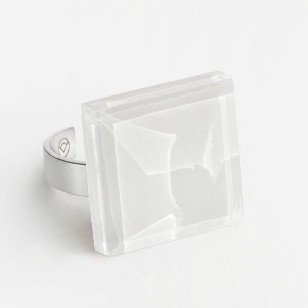 ALEXASCHA Geometrischer Statement Ring aus Glas | PUREFORM von ALEXASCHA