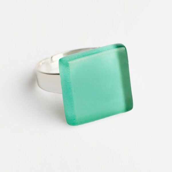 ALEXASCHA Minimalistischer Ring aus Glas, klein | PUREFORM von ALEXASCHA