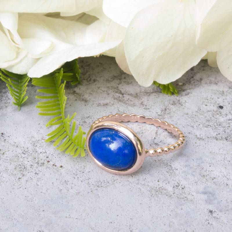 Rosévergoldeter Silberring Mit Einem Ovalen Lapislazuli-Cabochon von ALEXBOKBIJOUX