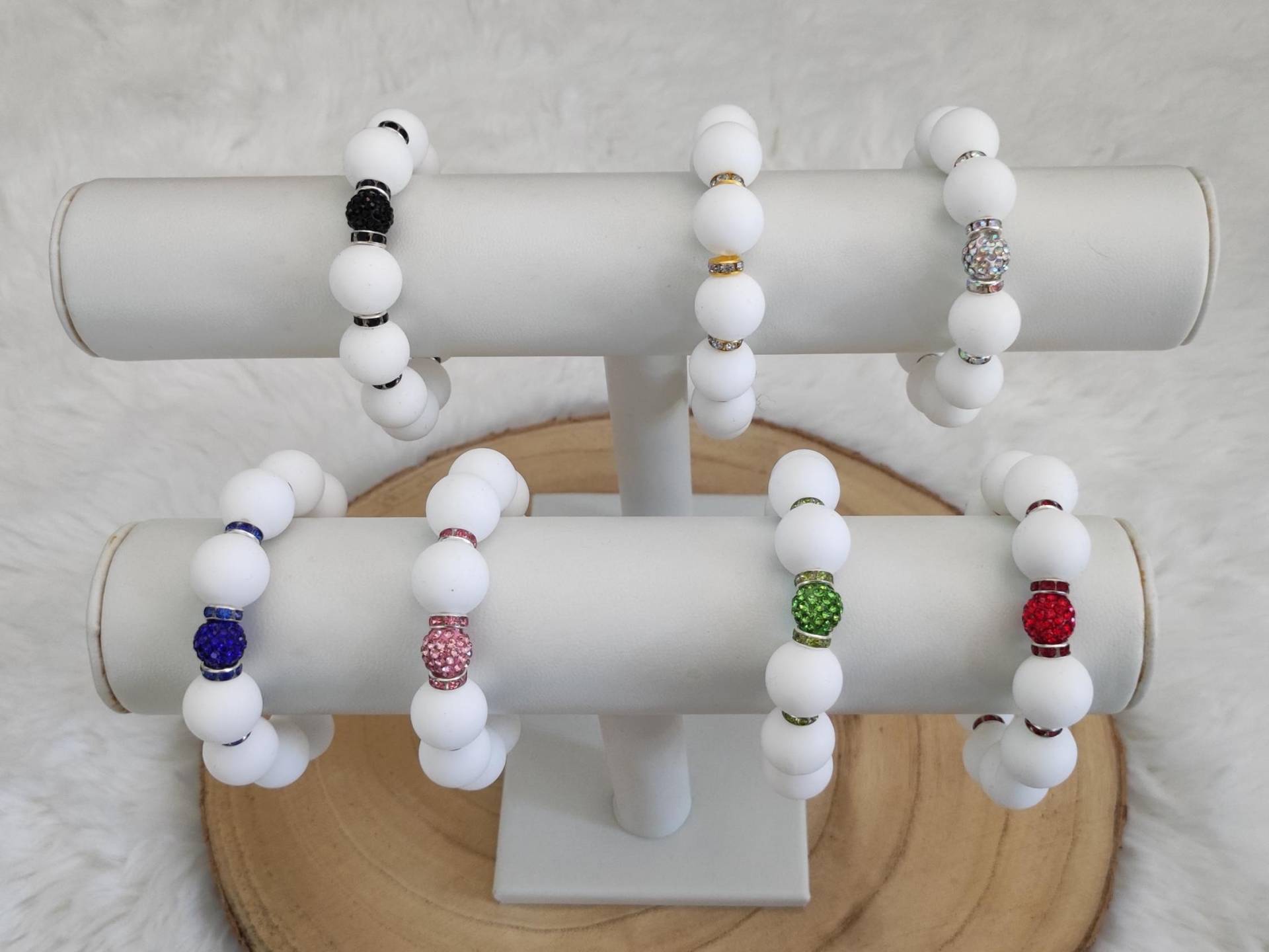 Sehr Elegante Silikonperlenarmbänder Mit Strasssteinen Sehr Elegante Silikonperlenarmbänder Mit Strasssteinen von ALLIESHANDMADEJEWEL