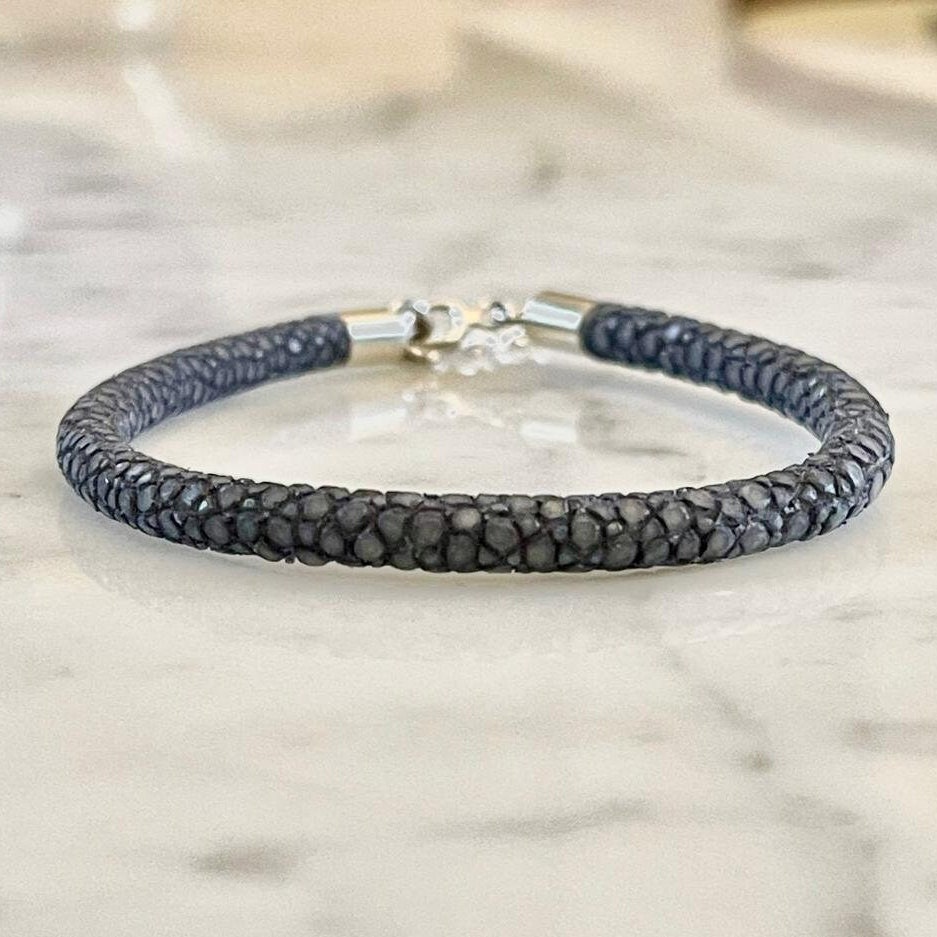 stingray Armband Mit Silberverschluss, Echtes Leder Armband, Unisex Schmuck, Valentinstag Geschenk, Mann Weihnachtsgeschenke Papa Geschenke stingray Armband Mit Silberverschluss, Echtes Leder Armband, Unisex Schmuck, Valentinstag Geschenk, Mann Weihnachtsgeschenke Papa Geschenke von ALSEGONSE
