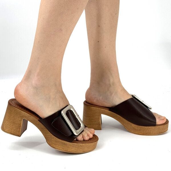 ALTRAMODA Damen-sandalen Firenze mit Schnalle – pflanzlich gegerbtes Leder ALTRAMODA Damen-sandalen Firenze mit Schnalle – pflanzlich gegerbtes Leder von ALTRAMODA