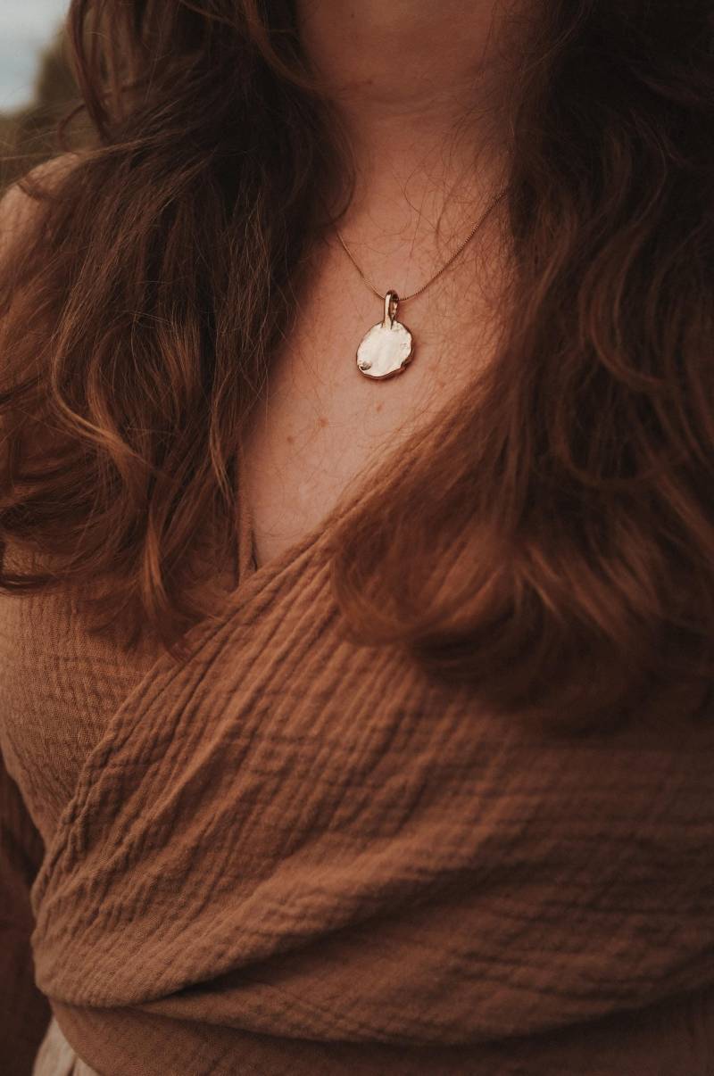 Moon Talisman | Guided By The Held Earth von ALUNAALVA