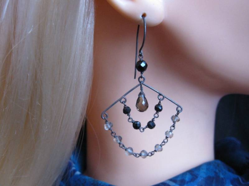 Quarz Onyx Ohrringe - Oxidiertes Silber, Fächer-Design von AListDesigns