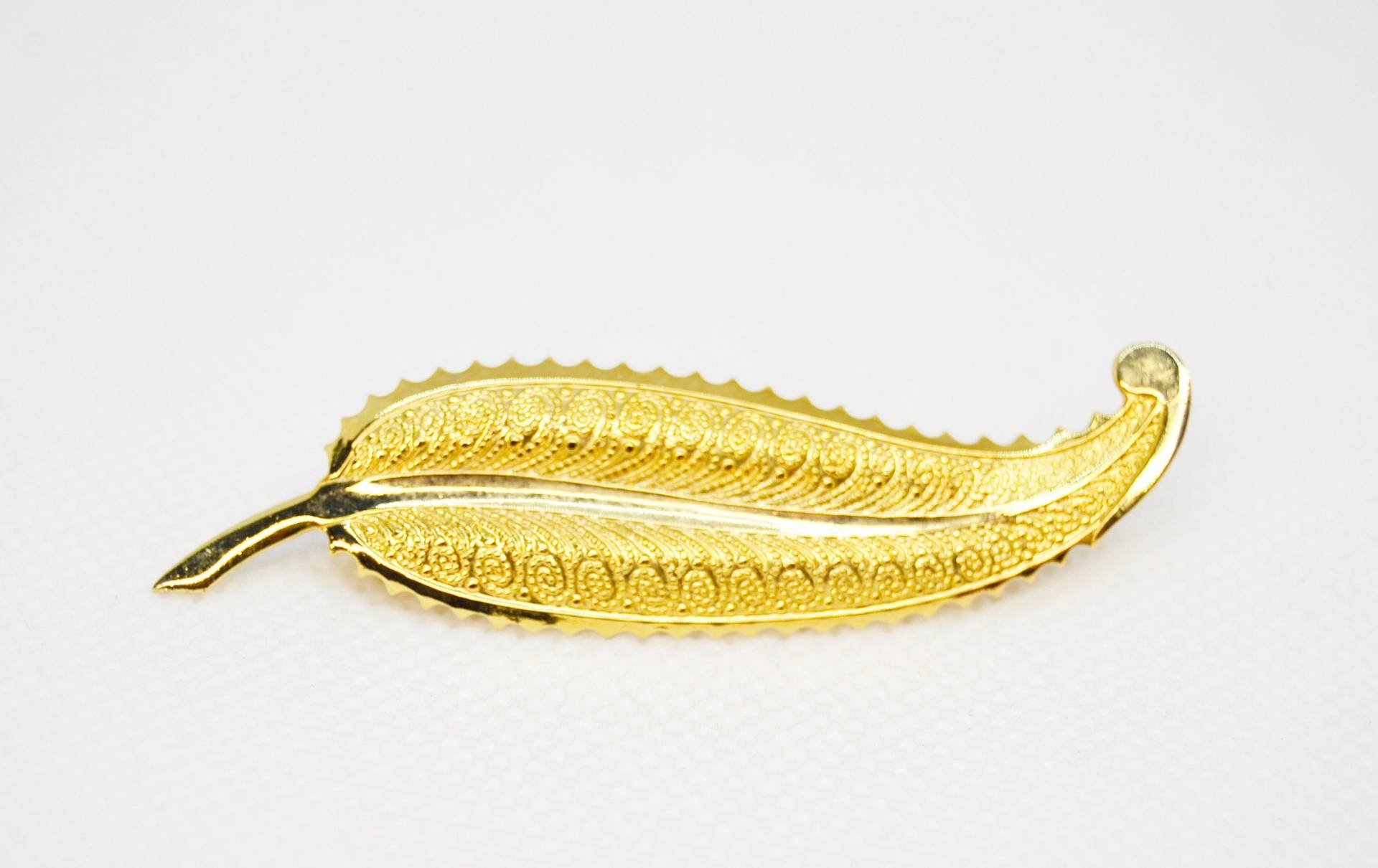 Vintage Blatt-Gold-Brosche Frauen-Anstecknadel von AMAPOLAvintageFinds