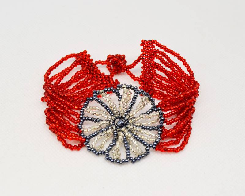 Rote Kristall Perlen Armband Boho Loom Armband von AMAPOLAvintageFinds