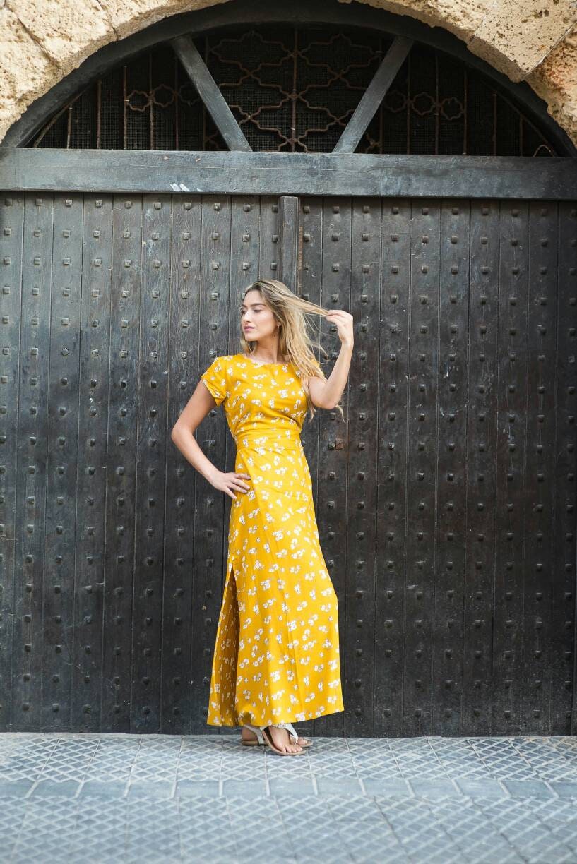 Langes Gelbes Kleid Für Frauen Mit Blumenmuster/Sommerkleid/Kleid Ärmeln/Geschlitztes Kleid/Freizeitkleid/Boho-Kleider Langes Gelbes Kleid Für Frauen Mit Blumenmuster/Sommerkleid/Kleid Ärmeln/Geschlitztes Kleid/Freizeitkleid/Boho-Kleider von AMAYAbyML