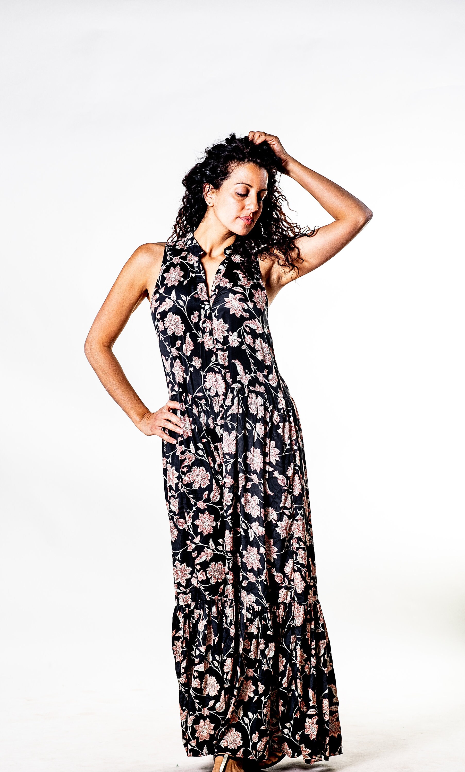 Schwarzes Florales Langes Boho Kleid | Sommer Maxikleid Ärmelloses Bottonkleid Lockeres Hippiekleid Abendkleid Plusgröße Schwarzes Florales Langes Boho Kleid | Sommer Maxikleid Ärmelloses Bottonkleid Lockeres Hippiekleid Abendkleid Plusgröße von AMAYAbyML