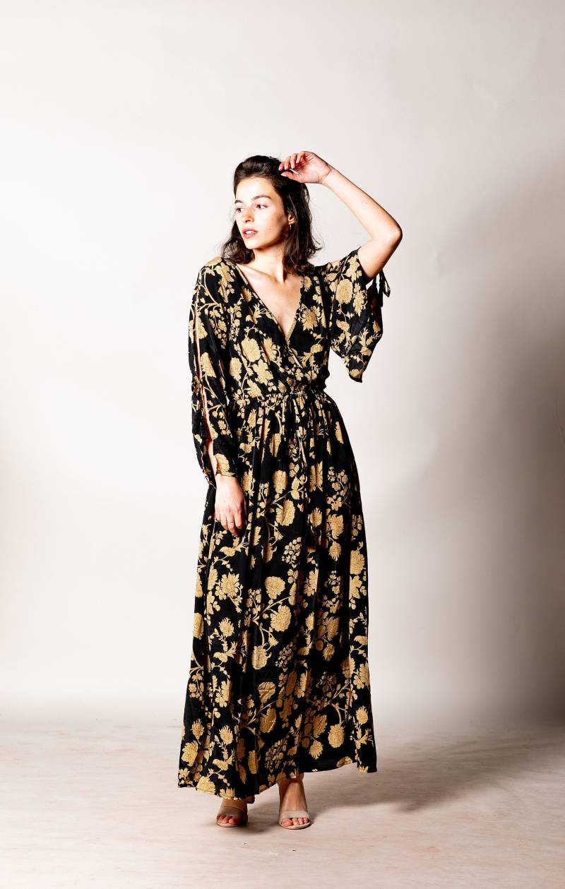 Schwarzes Maxikleid Für Frauen Mit Langen Ärmeln | Boho Kleider Florales Langes Kleid Tiefer V-Ausschnitt Wickeln Um Den Hals Abendkleid Kaftan von AMAYAbyML