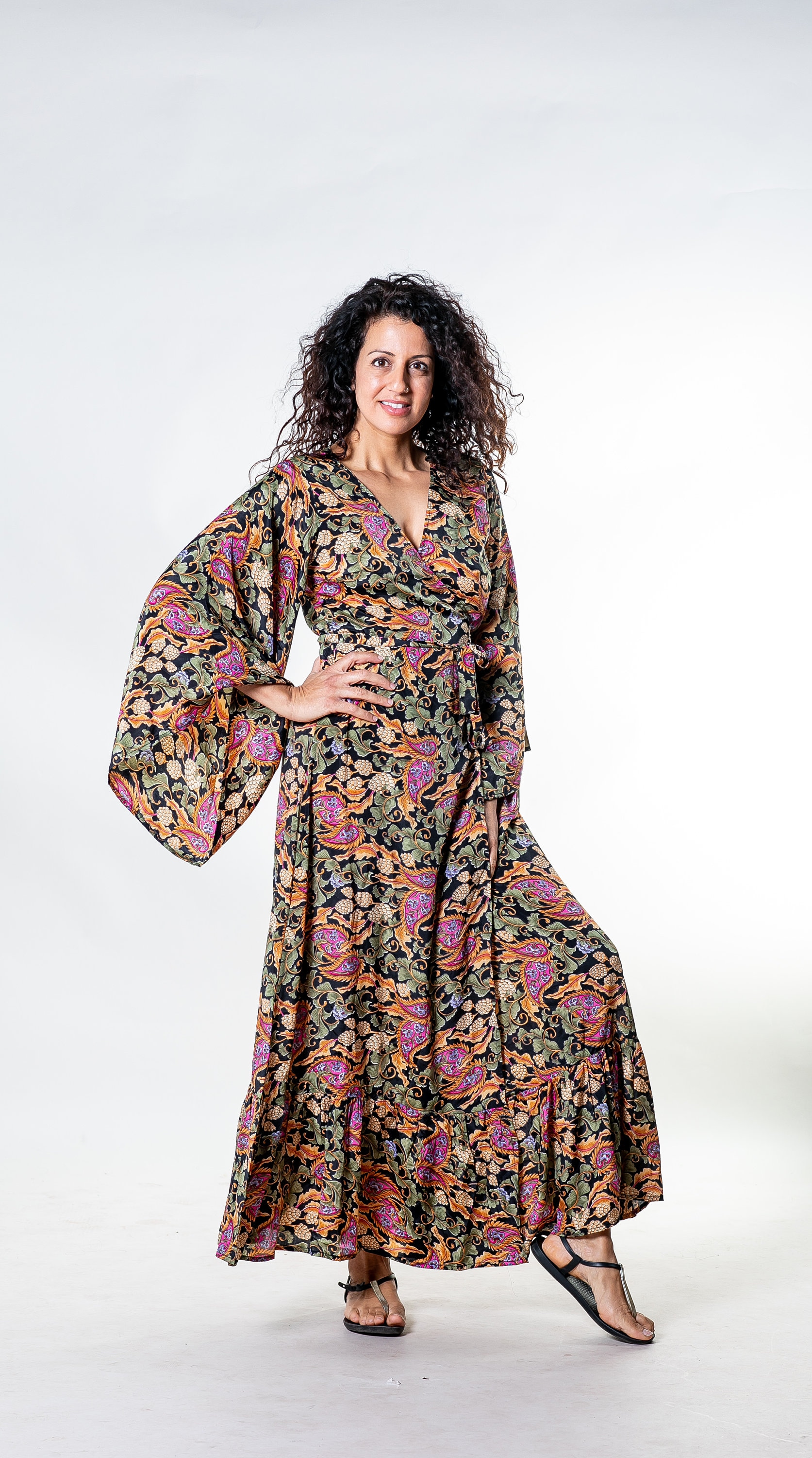 Wickelkleid Boho Maxi in Floralen Print | Langes Kleid Mit Ärmeln Kimono Maxikleid Hippiekleid Abendkleid Festival Wickelkleid Boho Maxi in Floralen Print | Langes Kleid Mit Ärmeln Kimono Maxikleid Hippiekleid Abendkleid Festival von AMAYAbyML