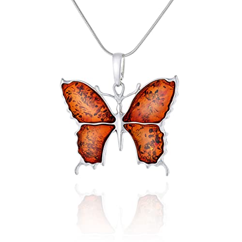 AMBEDORA Damen Schmetterlings II Halskette | 925 Sterling Silber | Schmetterling aus Baltischem Bernstein in Cognacfarbe Geschnitzt | Schmetterling Anhänger mit Kette | Geschenkset Frauen von AMBEDORA