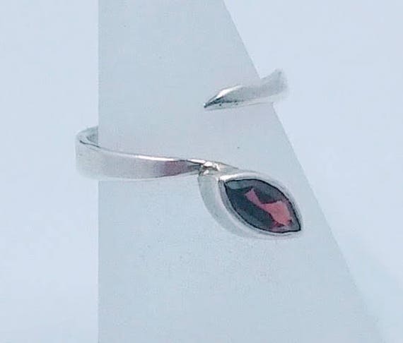 Silber Ring Mit Granat Silber Ring Mit Granat von AMBJewellery
