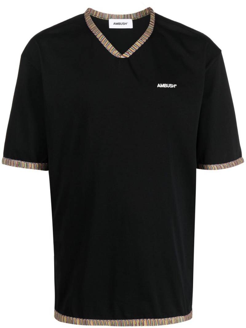 AMBUSH T-Shirt mit V-Ausschnitt - Schwarz von AMBUSH