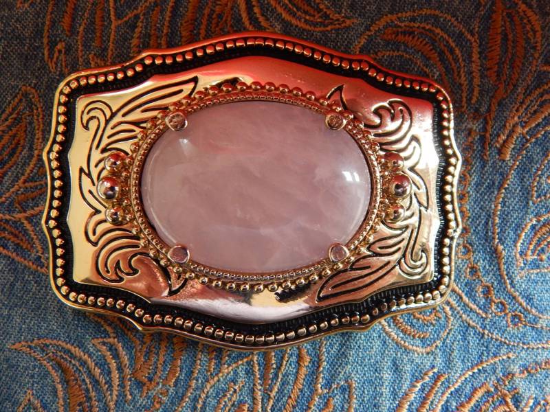 Neue Schöne Rosen Rosa Quarz Kristall Gürtelschnalle Gold Farbe Metall Damen Männer Westliche Hochzeit Bräutigam von AMERICANMAGIC