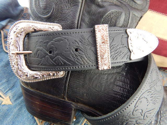 Schwarzer Leder Westerngürtel Mit Adler Silber Schnallen Set von AMERICANMAGIC