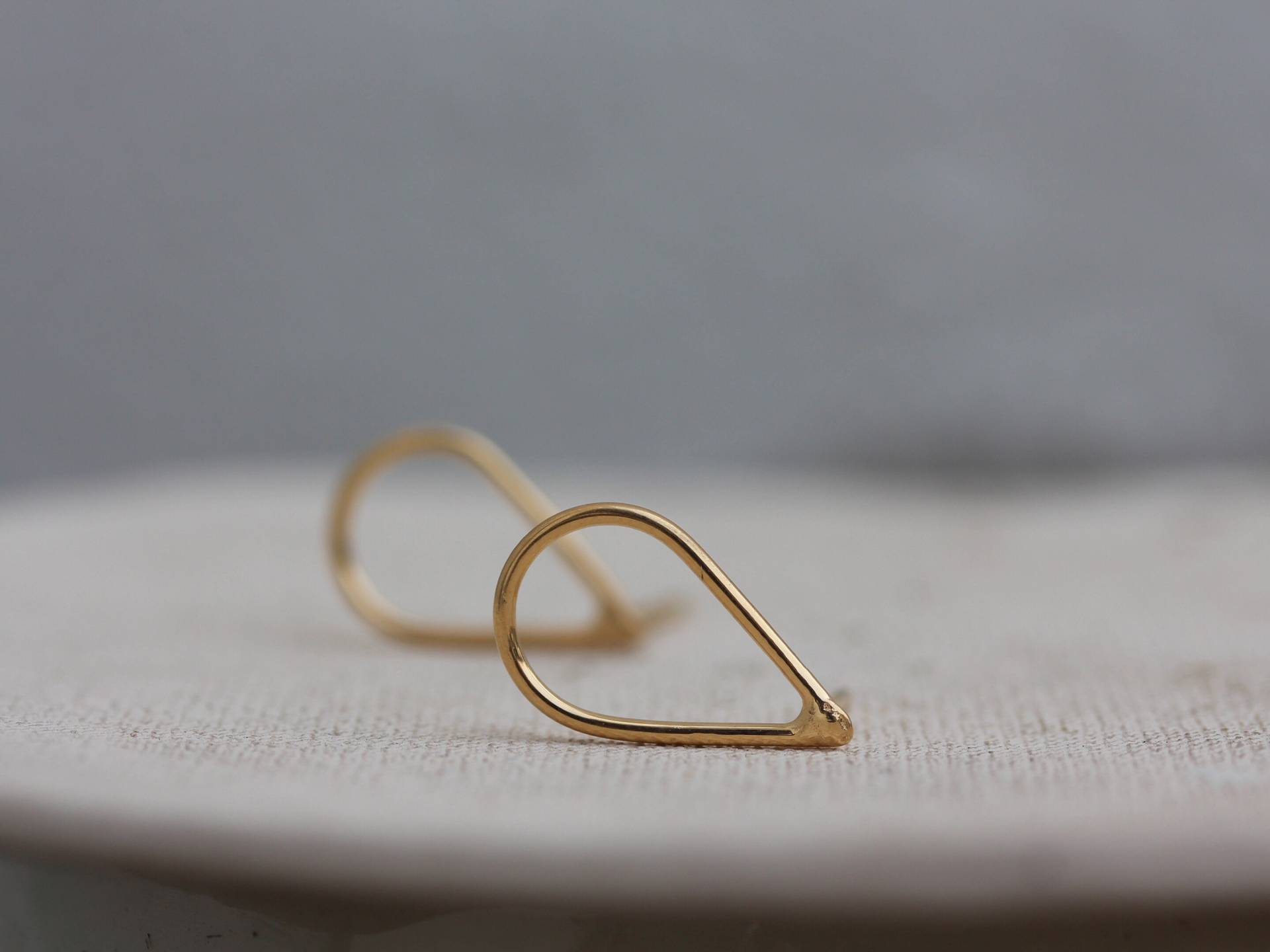 Handgemachte Teardrop Ohrringe Minimalist Silber Tropfen Ohrringe Handgemachte Teardrop Ohrringe Minimalist Silber Tropfen Ohrringe von AMEjewels