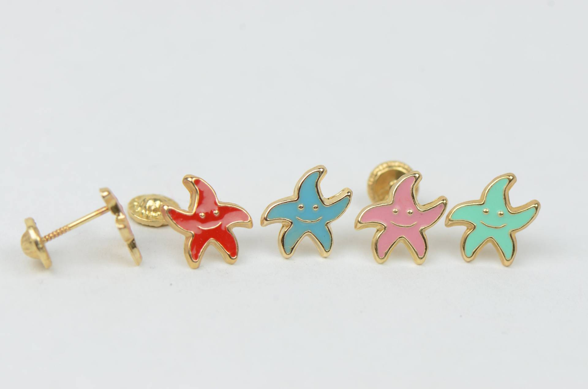 14K Gelbgold Emaille Starfish Baby Ohrringe Mit Schraubverschluss von AMJEWELRYNYC