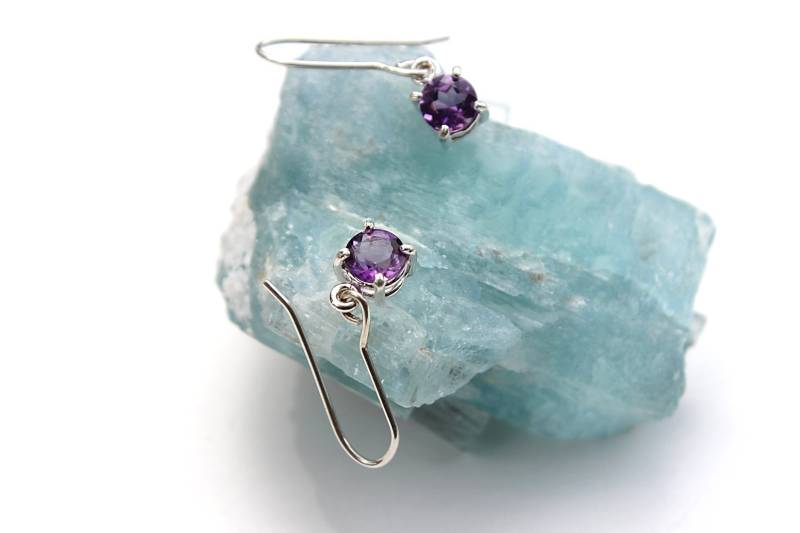 Amethyst Runde Ohrringe, Sterling Silber Amethyst Runde Ohrringe, Sterling Silber von AMORco