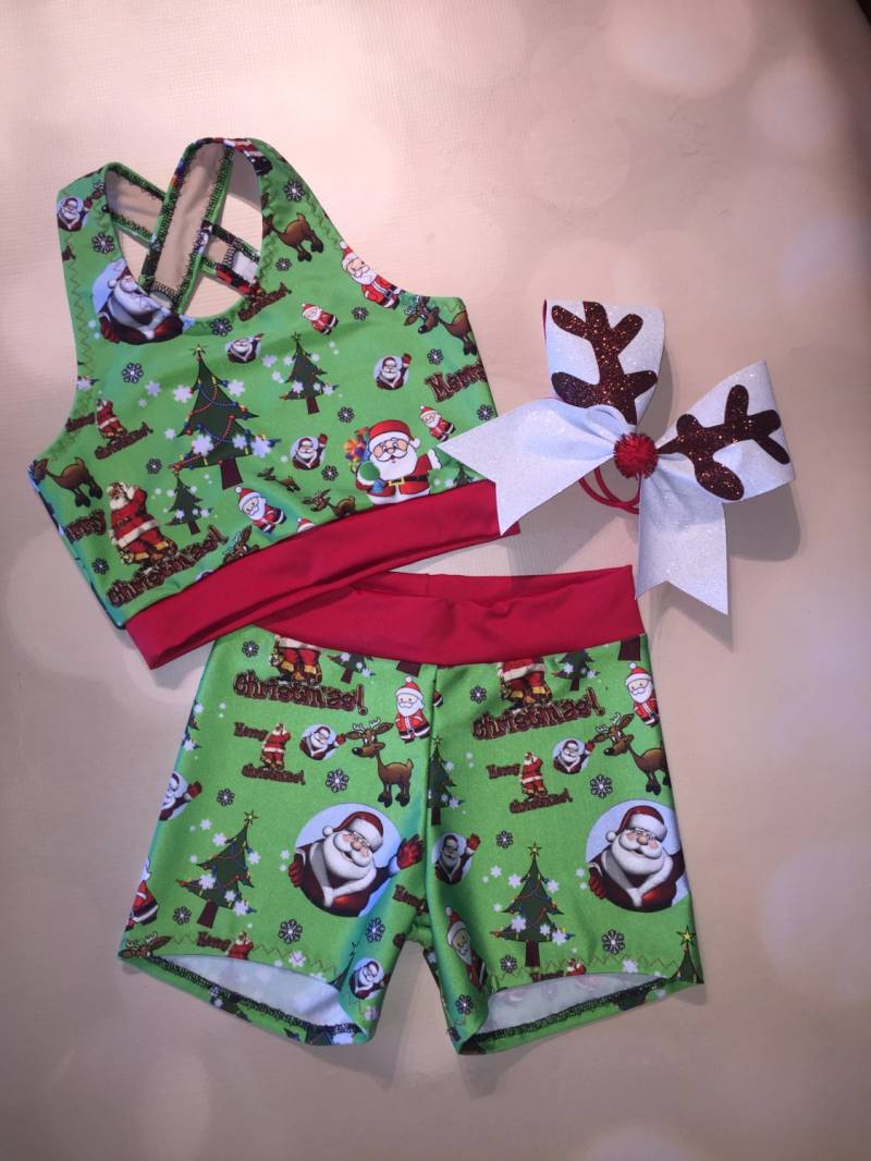 Der "stella" Christmas Cheer Sport-Bh, Shorts Und Optionale Rentier Giant Bow/Passendes Set Mädchentanzkleidung von AMPtActivewear