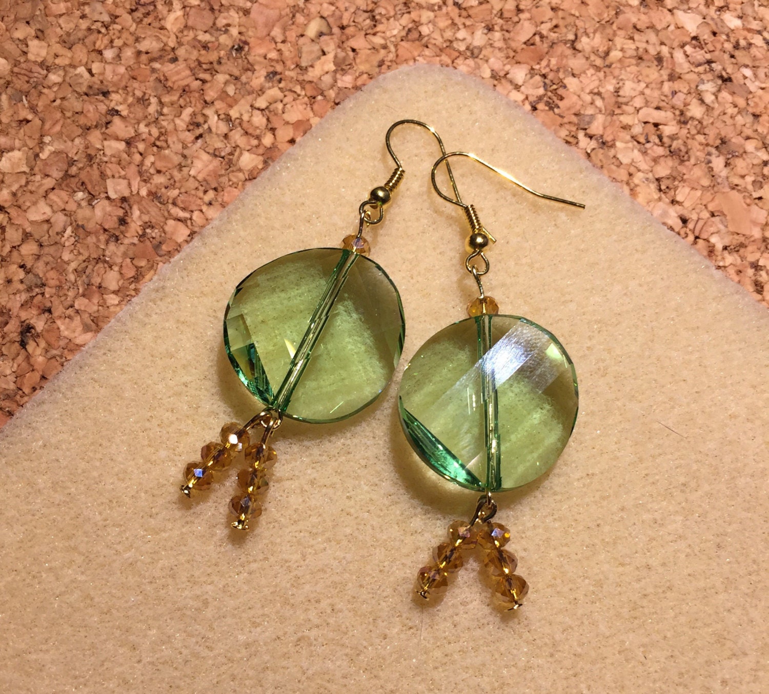 Atemberaubende Peridot Swarovski Ohrringe von AMRossJewelry