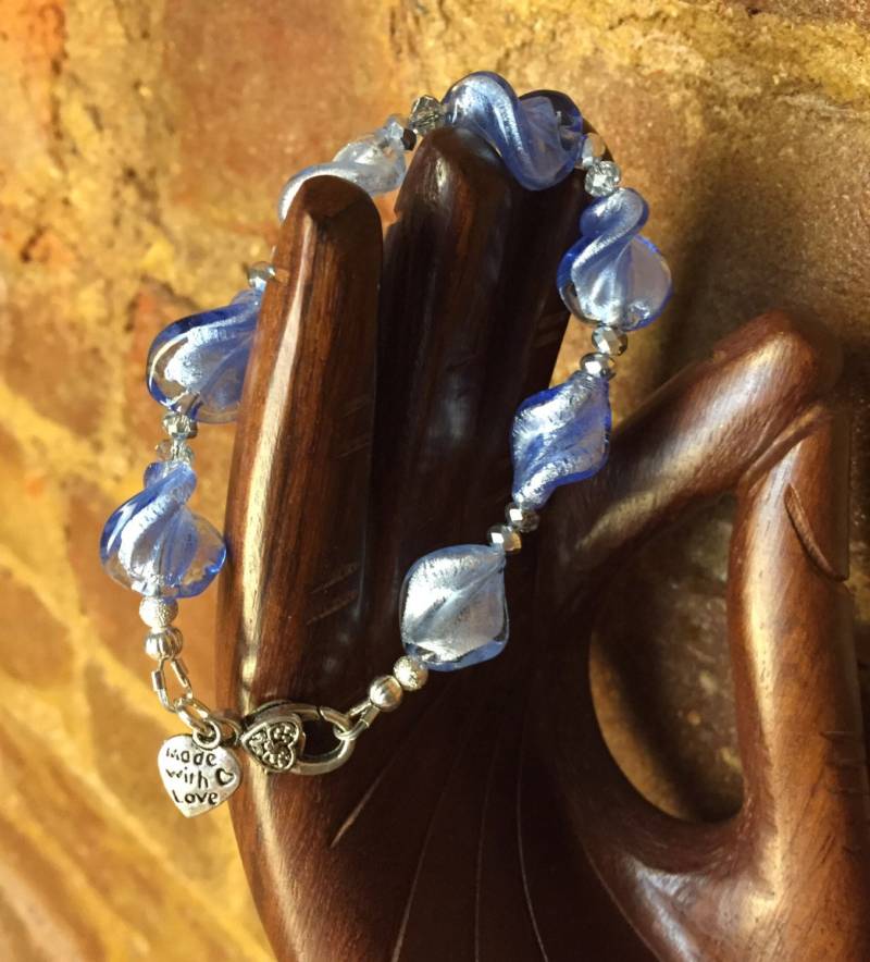 Blaue Folie Ausgekleidet Armband Mit Silber Vergoldet Facettierte Perlen, Herz Geformten Karabinerverschluss Blaue Folie Ausgekleidet Armband Mit Silber Vergoldet Facettierte Perlen, Herz Geformten Karabinerverschluss von AMRossJewelry