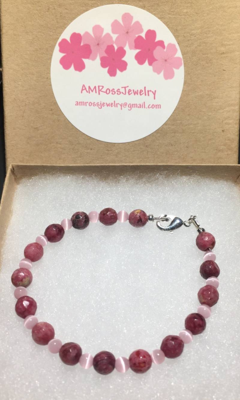 Leichte Rosa Katzen Auge Und Lepidolith Armband Leichte Rosa Katzen Auge Und Lepidolith Armband von AMRossJewelry