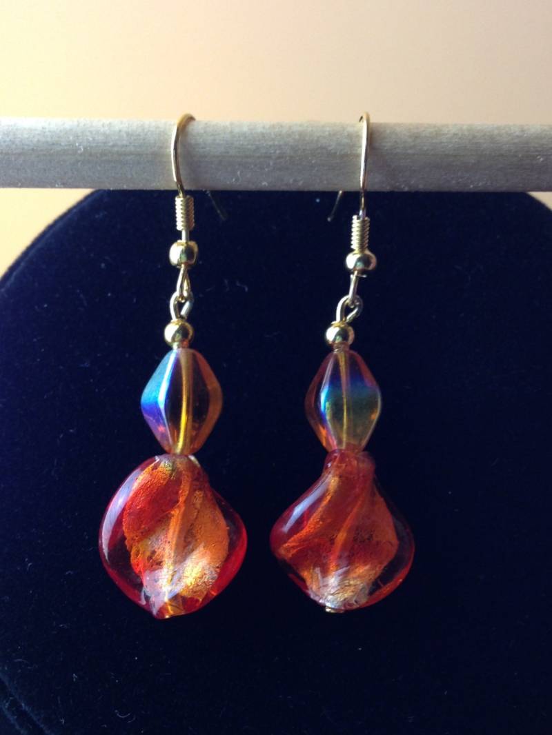 Orange Feuer Farbige Vergoldete Ohrringe Orange Feuer Farbige Vergoldete Ohrringe von AMRossJewelry