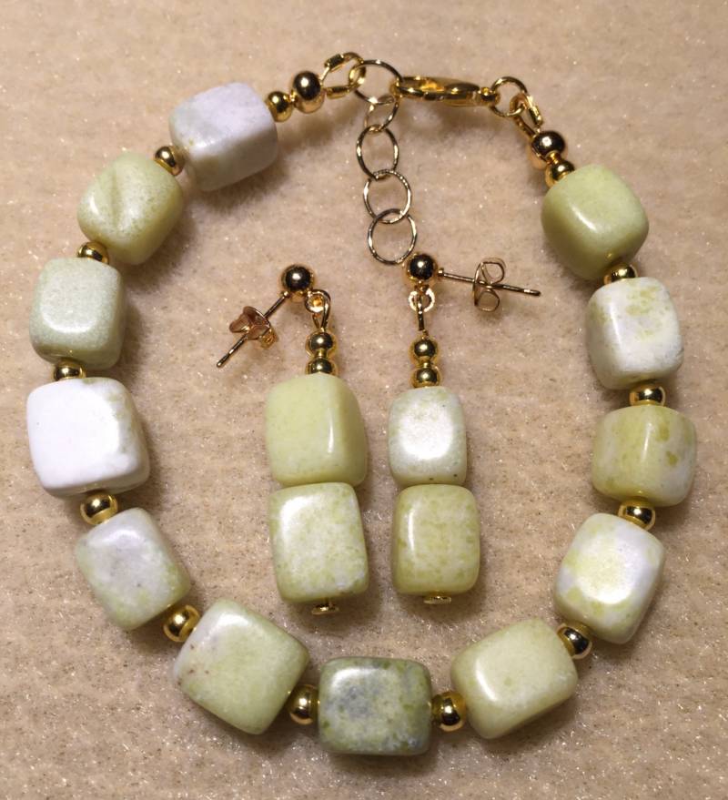 Peridot Jaspis Armband Und Ohrringe Set Peridot Jaspis Armband Und Ohrringe Set von AMRossJewelry