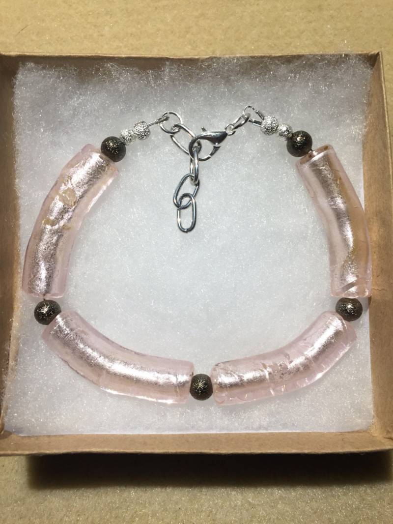 Rosa Folie Ausgekleidet Röhrenförmige Glas Perlen Armband Rosa Folie Ausgekleidet Röhrenförmige Glas Perlen Armband von AMRossJewelry