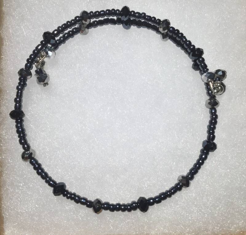 Samenkorn Memory Wire Armband von AMRossJewelry