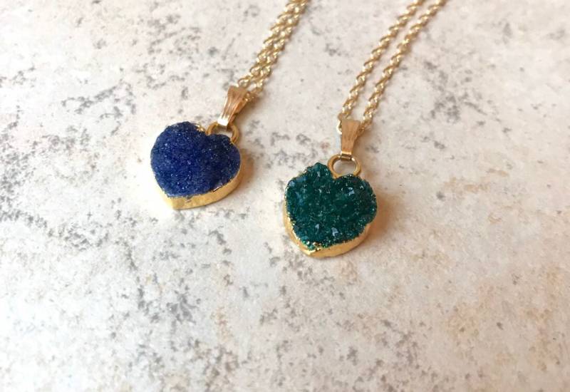 Blaue Oder Grüne Herz Druzy Halskette von AMSJewels
