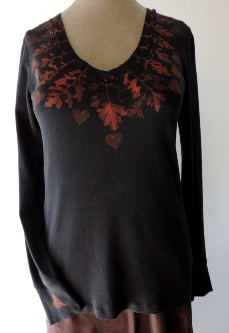 Eco-Print Schwarze Strickbluse, Large, "Herzen Und Blätter" von AMaterialsGirl