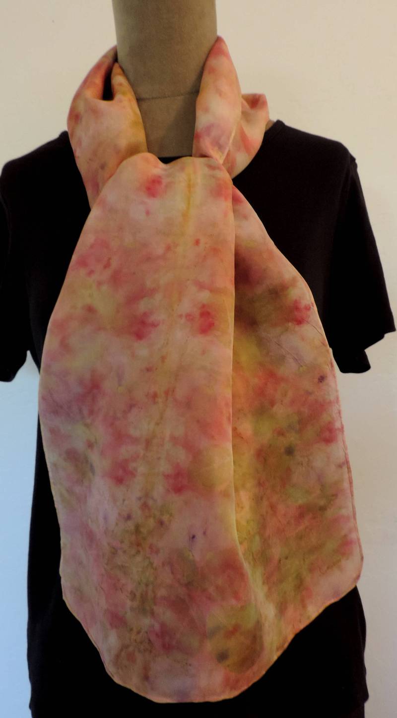 Ecodyed Seidenchiffonschal in Rosa-, Grün-, Gelb- Und Lilatönen - "Pink Petals" von AMaterialsGirl