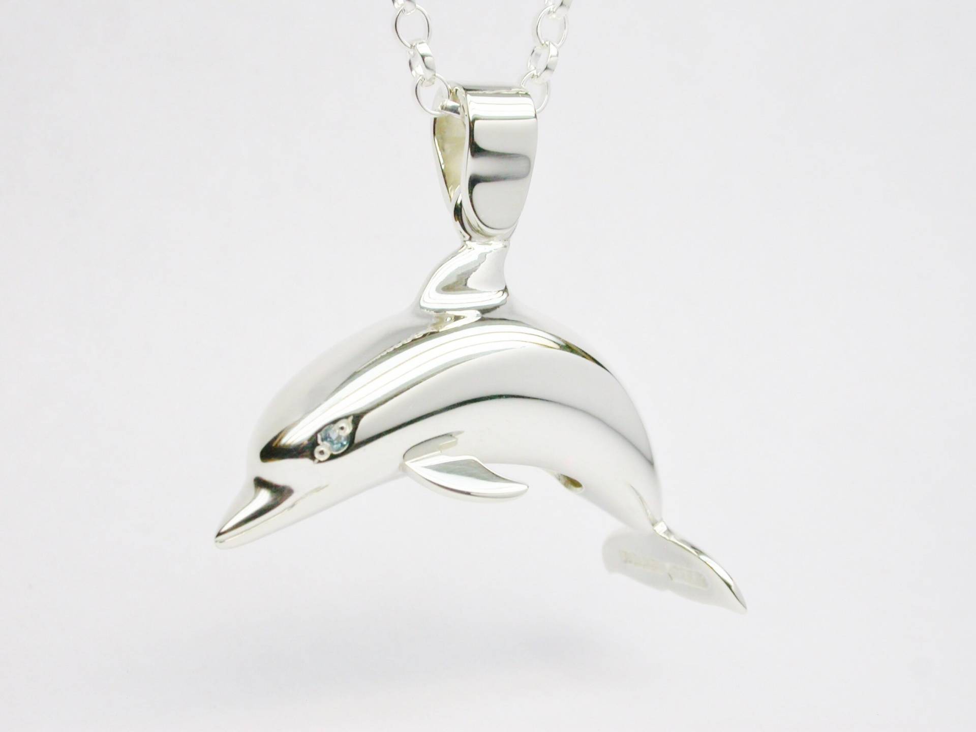sterling Silber 925 Delfin Anhänger 3D Mit Blau Topas Augen sterling Silber 925 Delfin Anhänger 3D Mit Blau Topas Augen von AMcCJewellery