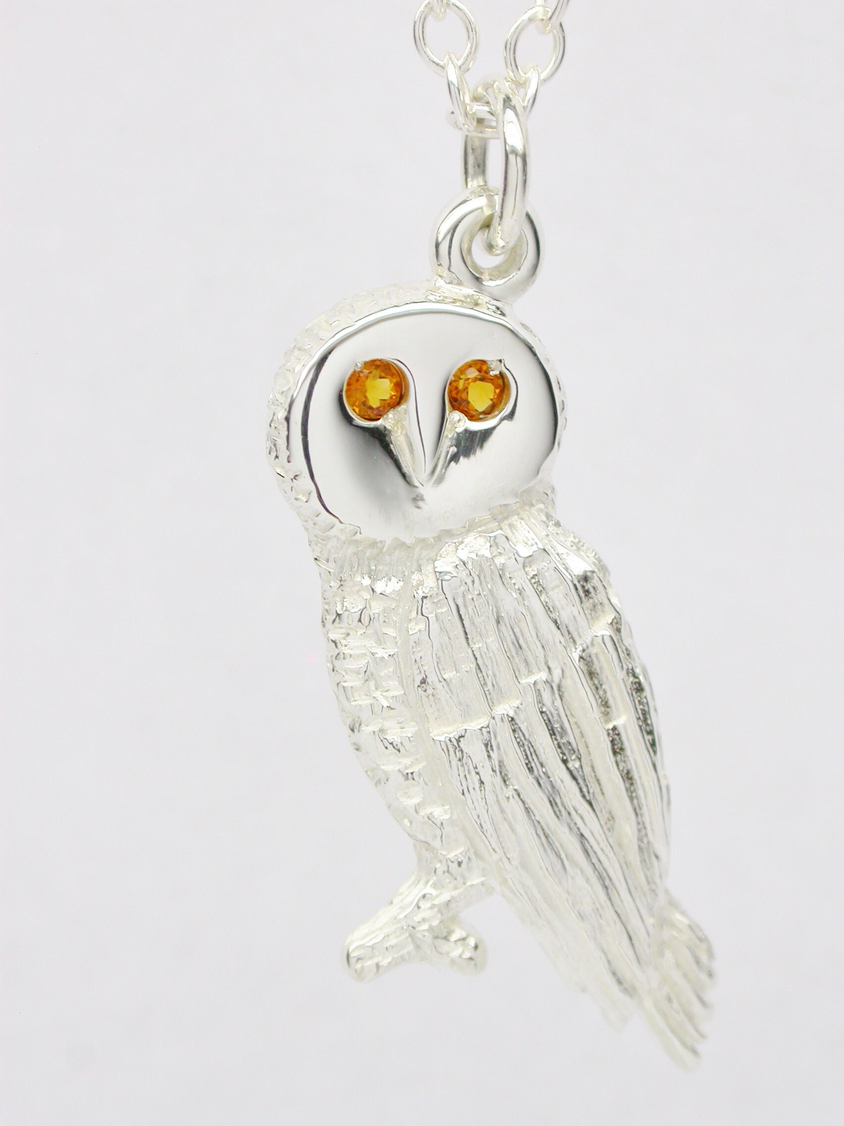 sterling Silber 925 Eulen-Anhänger Mit Zitrin-Augen sterling Silber 925 Eulen-Anhänger Mit Zitrin-Augen von AMcCJewellery