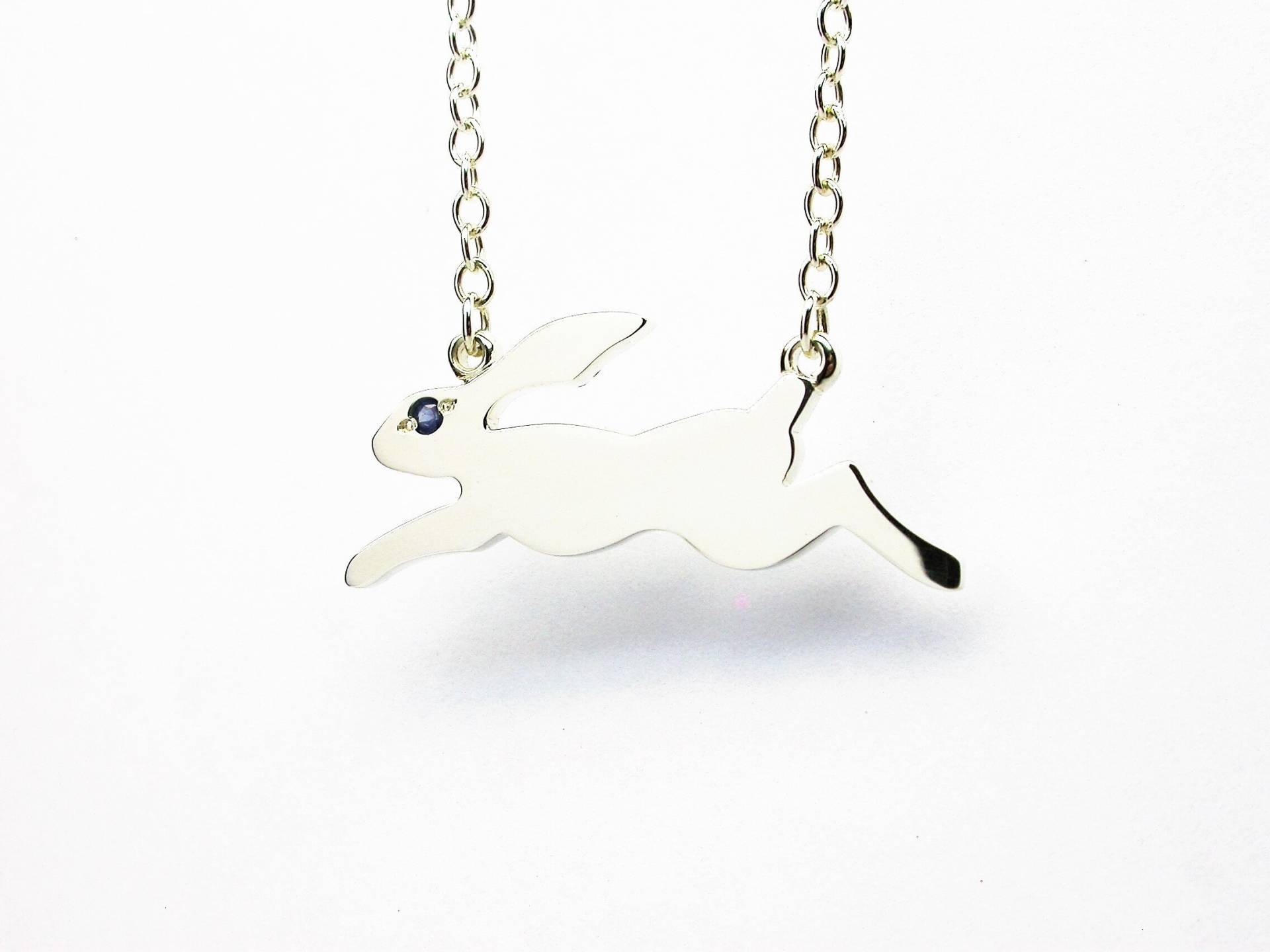 sterling Silber 925 Laufende Hase Anhänger Mit Saphir Auge sterling Silber 925 Laufende Hase Anhänger Mit Saphir Auge von AMcCJewellery