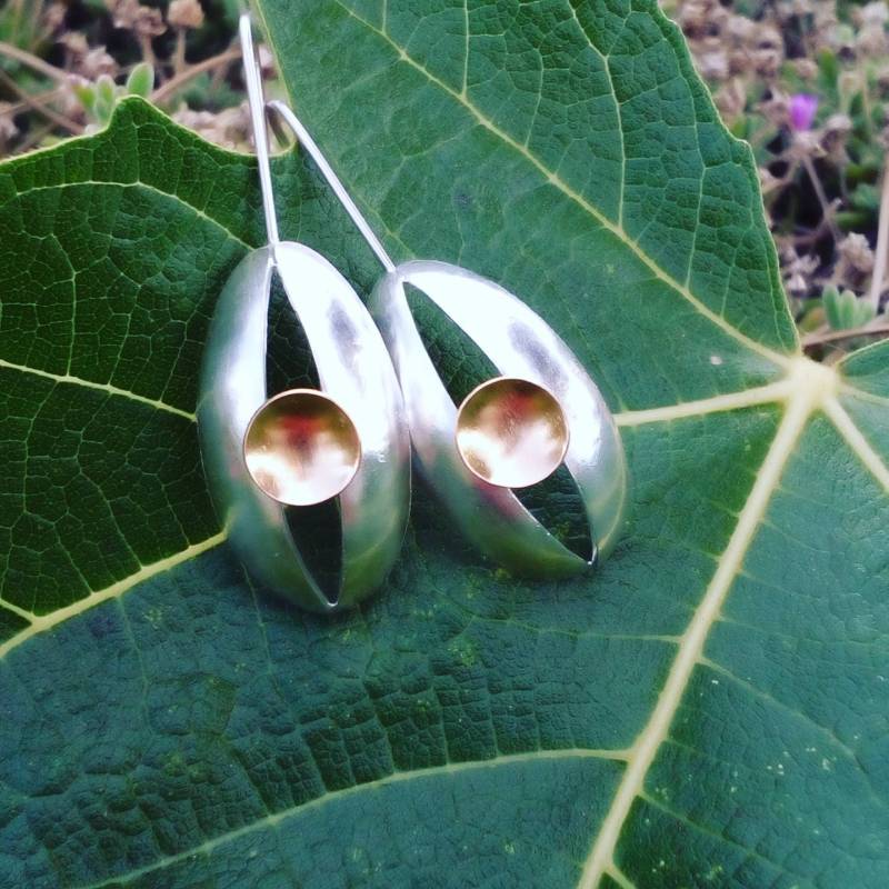 Handgefertigte Ohrringe Aus 19, 2 Karat Gold & Sterlingsilber von AMjewelryStudio