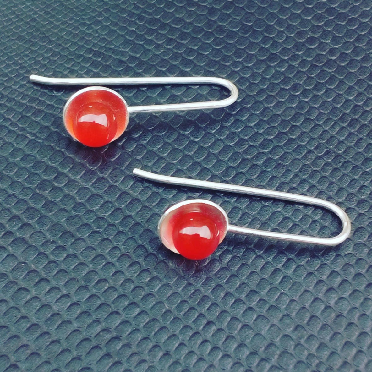 Handgemachte Karneol Sterling Silber Ohrringe Modern Chic Schmuck Handgemachte Karneol Sterling Silber Ohrringe Modern Chic Schmuck von AMjewelryStudio