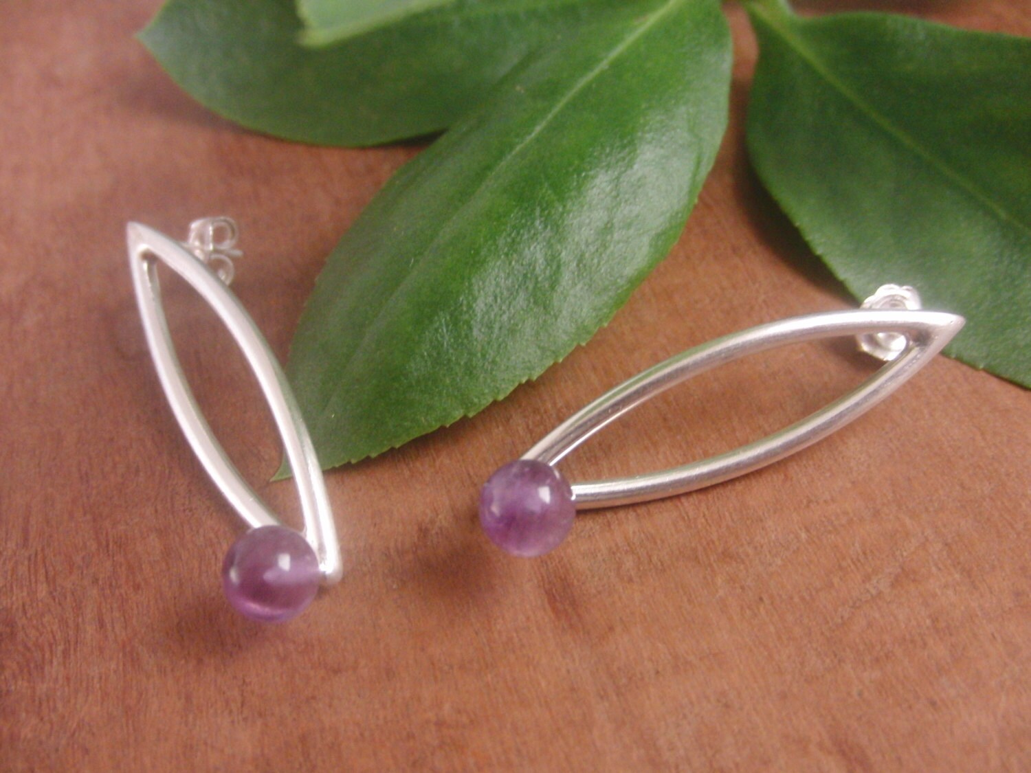 Handgemachte Silber Amethyst Ohrringe Moderner Edelsteinschmuck Handgemachte Silber Amethyst Ohrringe Moderner Edelsteinschmuck von AMjewelryStudio