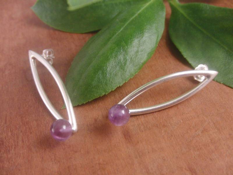 Handgemachte Silber Amethyst Ohrringe Moderner Edelsteinschmuck von AMjewelryStudio