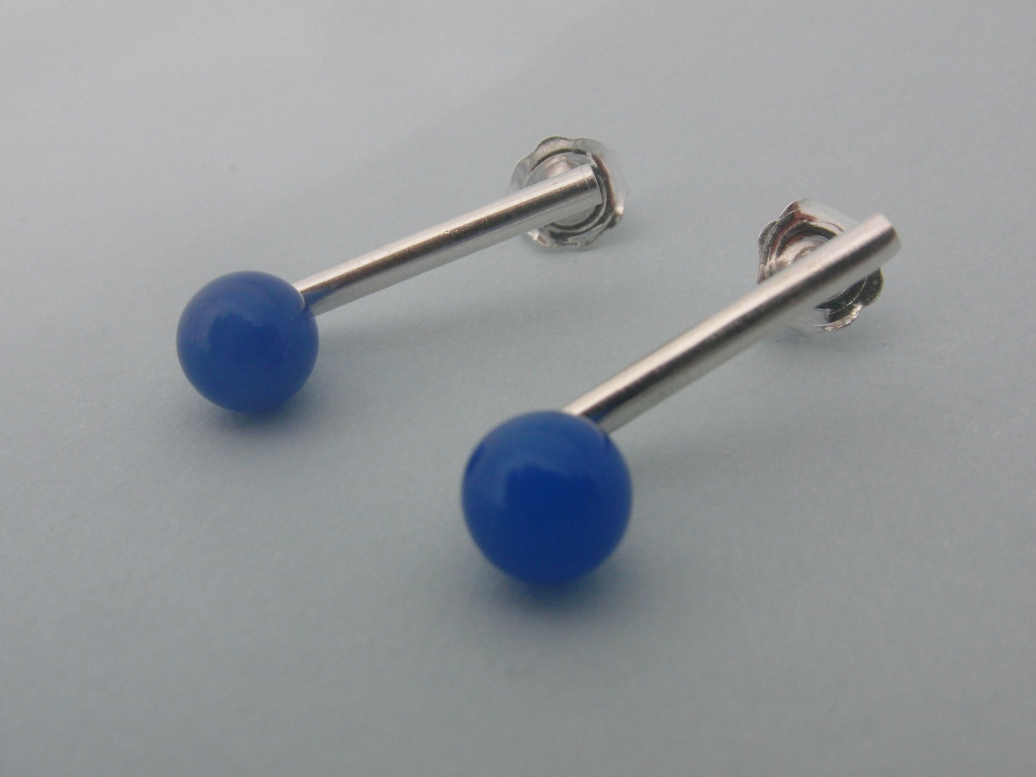 Handgemachte Sterling Silber Blauer Achat Ohrringe Moderner Minimalist Schmuck Handgemachte Sterling Silber Blauer Achat Ohrringe Moderner Minimalist Schmuck von AMjewelryStudio