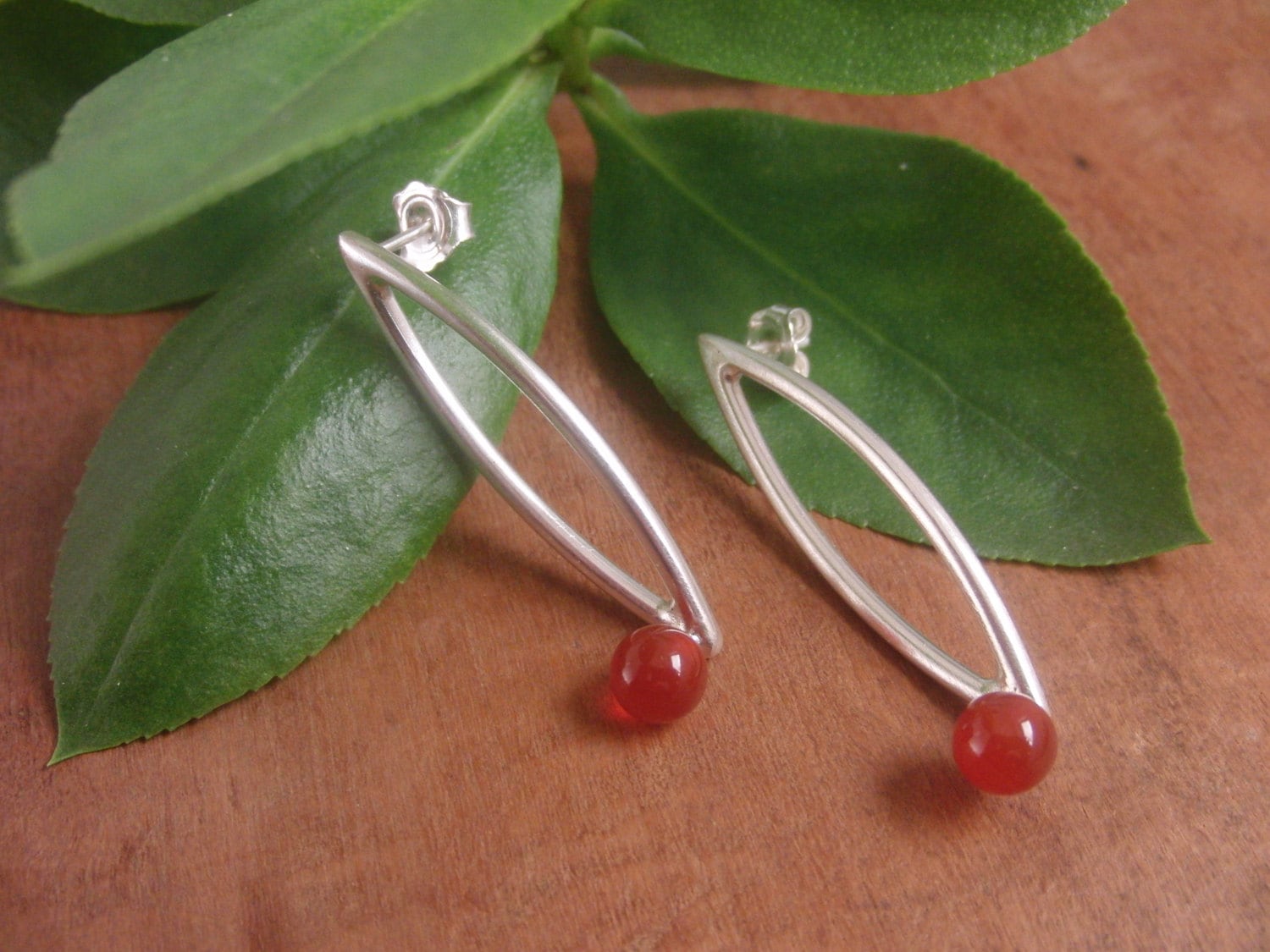 Handgemachte Sterling Silber Karneol Ohrringe Modern Chic Schmuck Handgemachte Sterling Silber Karneol Ohrringe Modern Chic Schmuck von AMjewelryStudio