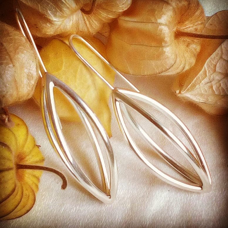 Handmade Sterling Silber Ohrstecker Moderne Zierliche Schmuck von AMjewelryStudio