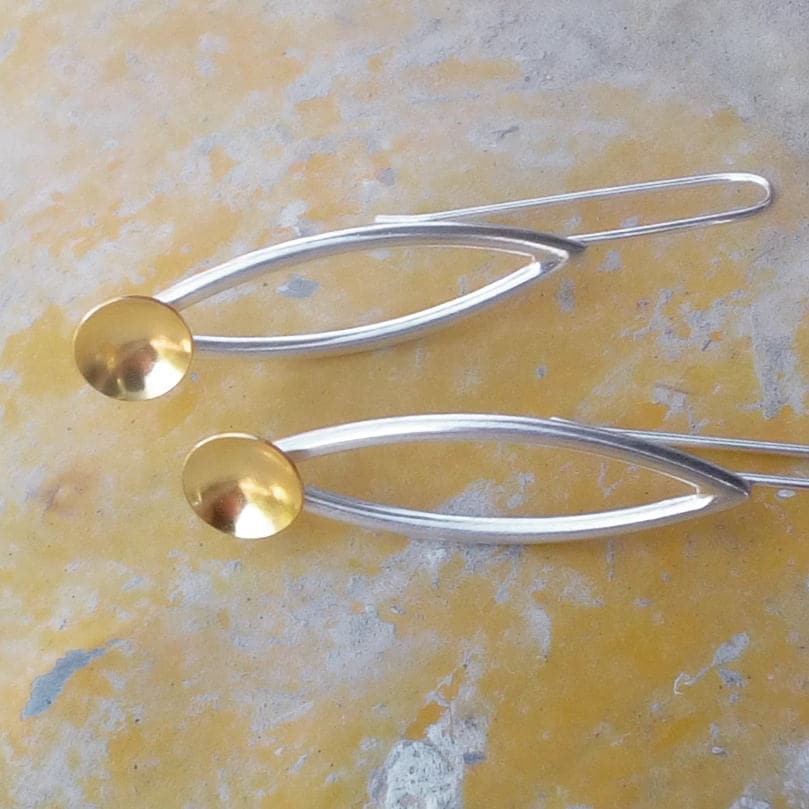 Handmade 19, 2 K Gold & Sterling Silber Ohrstecker Handmade 19, 2 K Gold & Sterling Silber Ohrstecker von AMjewelryStudio