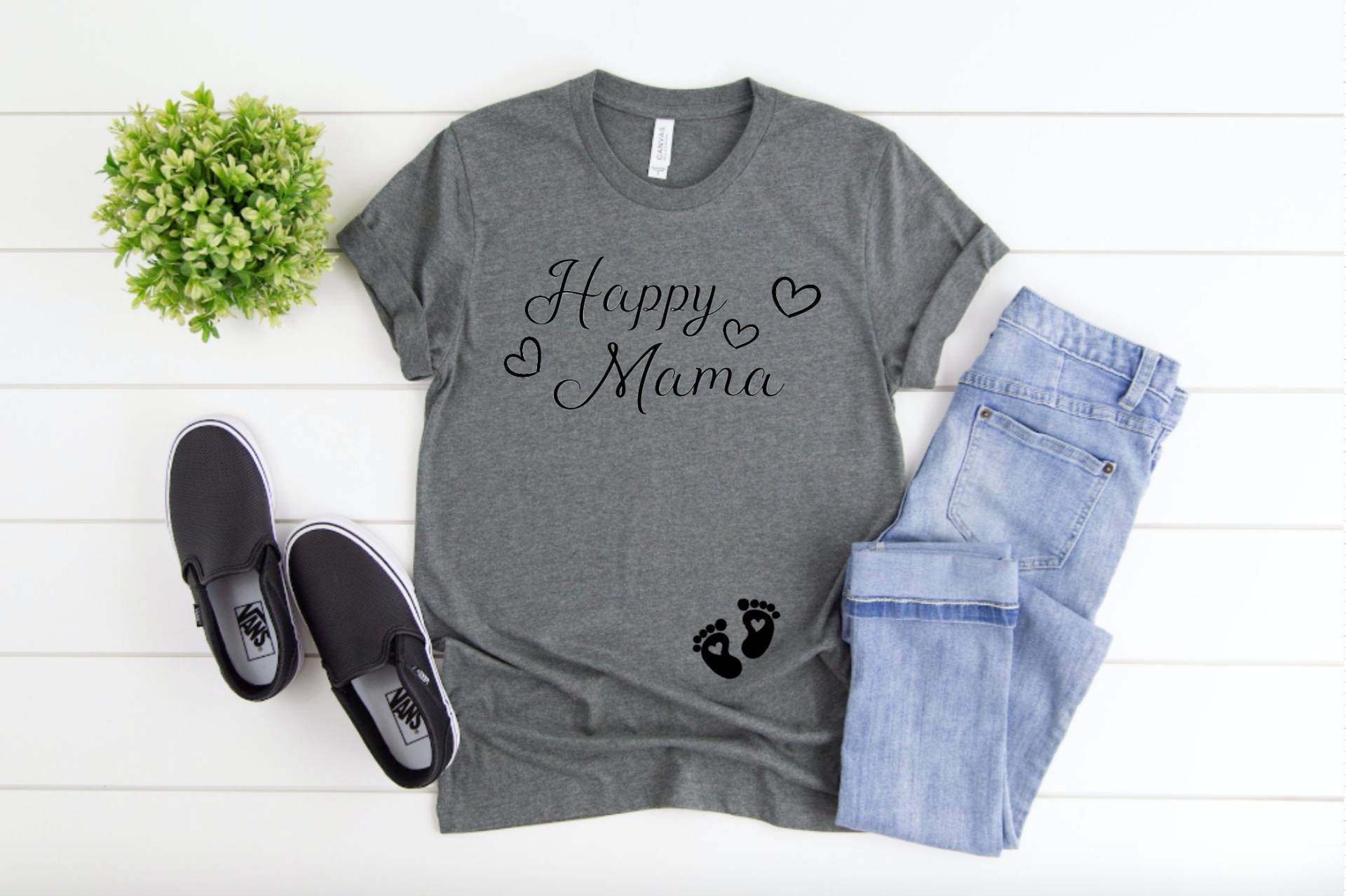 Happy Mama Umstandsshirt, Süßes Schwangerschafts-Ankündigungsshirt, Photo Prop Shirt von AMommysLoveCo