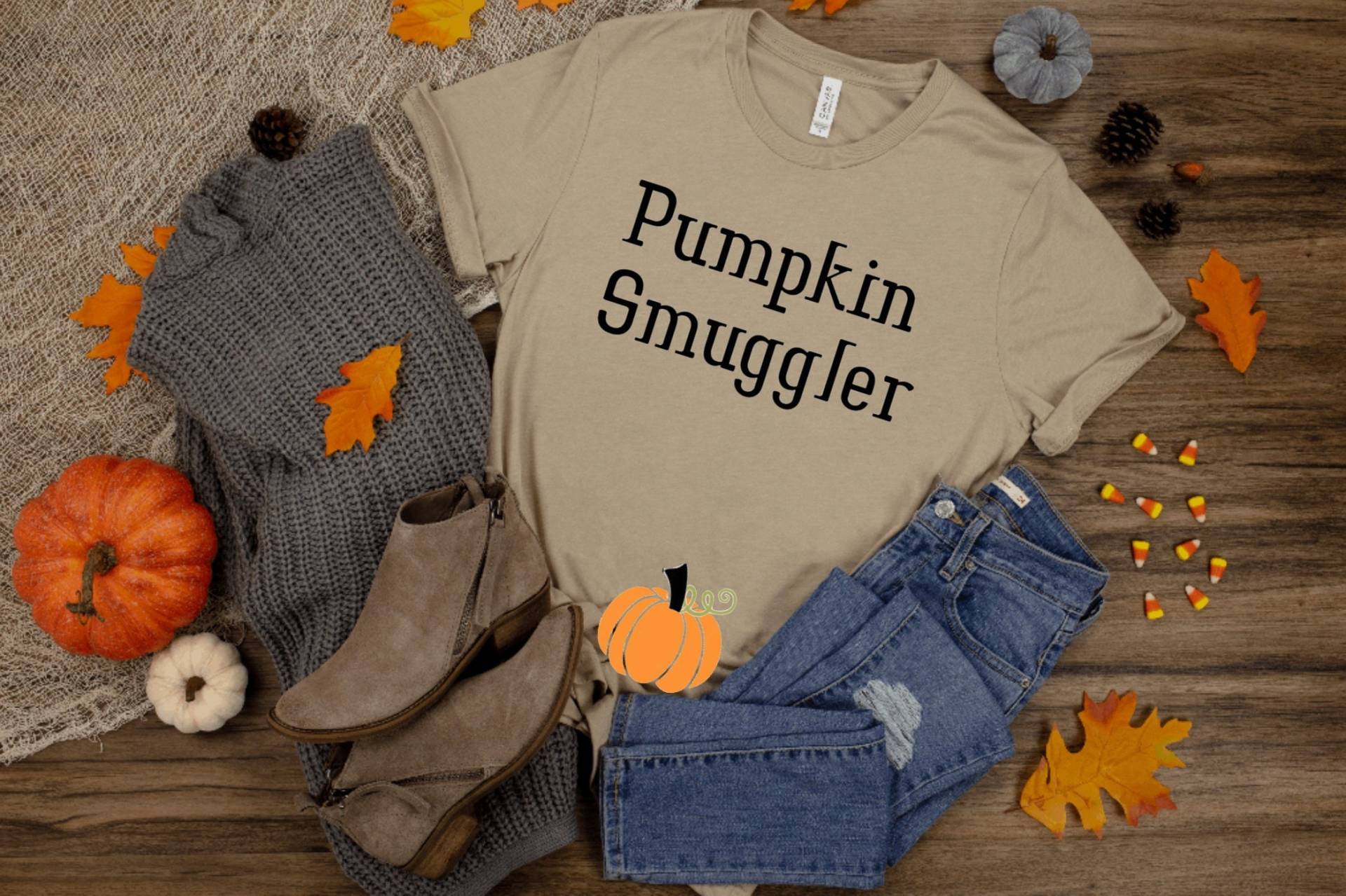 Kürbis Schmuggler Umstandsshirt, Süßes Thanksgiving Schwangerschafts-Ankündigungsshirt von AMommysLoveCo