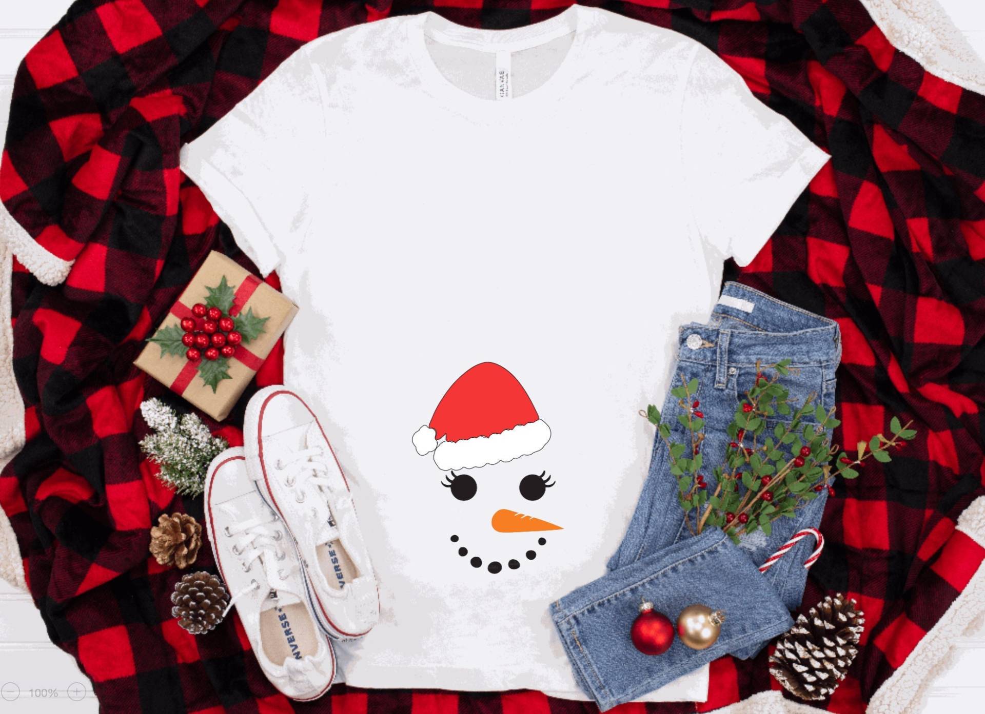 Weihnachtsmütze Snowmama Umstandsshirt, Schwangerschaftsshirt von AMommysLoveCo